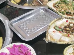 -哈尔滨东北铁锅炖(都督街店)