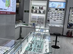 -光明眼镜·蔡司授权(徐泾店)