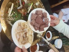-周老三跷脚牛肉·全牛火锅(非遗传承店)