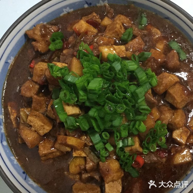 今天又得烧饭做菜了，都不知道吃什么好了，看看想想还是