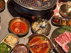 -草家酱蟹炭火烤肉店(珲春南路一店)