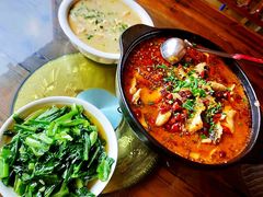 -临江餐馆二楼美食部落