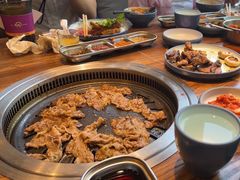 -明洞阿姨·韩式酱蟹烤肉·创意料理(三元桥店)