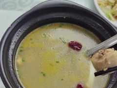 -范饭椰林川湘味海鲜·椰子鸡(三亚湾椰梦长廊店)