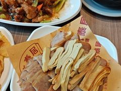 -六泰居·尔滨地标·东北菜(泰山路店)