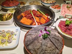 -茅草房·河畔园林火锅