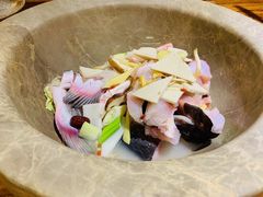 -滇香肴·云南菜蒸汽石锅鱼(云南北路店)