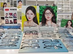 -诺柯视眼镜-蔡司依视路官方工厂店(淞南一店)