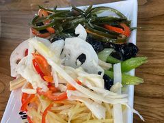 凉拌芹菜腐竹-马姐牛骨(鲁商天街店)