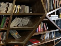 -钟书阁(松江泰晤士小镇店)