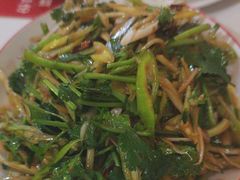 -人民公社铁锅炖·东北菜(卫国道店)