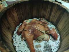 -胡桃里音乐餐厅(陶溪川店)(川湘赣菜·世界百大酒庄直供红酒·音乐表演)