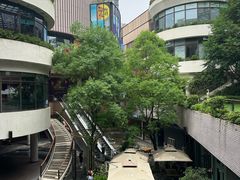 -瑞虹新天地月亮湾
