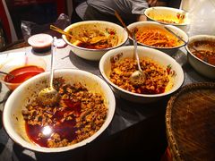 -爆炸头阿姨小四川正宗川味小吃(无任何分店)