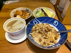 -红猪卤肉饭(大西洋美食城店)