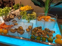 -广州万富希尔顿酒店·感趣自助餐厅·金秋蟹宴生蚝海鲜刺身