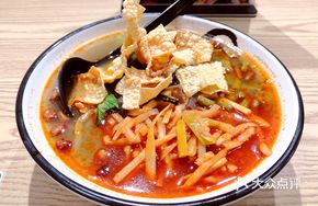 Spicy and Fragrant Snail Noodles