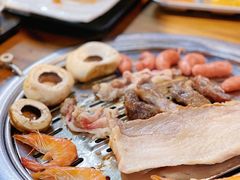 厚切五花肉-·缸桶屋·韩式牛肋条自助烤肉(西湖D11店)