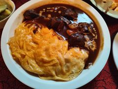 红烩牛肉蛋包饭-羽深肉铺 Steak & Wine