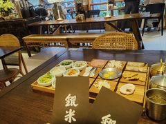 -银米·云南传统过桥米线(双廊黑金冠店)