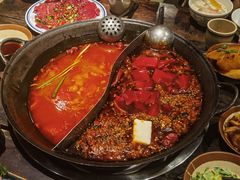 -周小明火锅(黑金冠社区店)