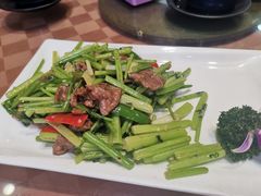 小炒芹菜牛肉-新辉港式茶餐厅(北栅店)