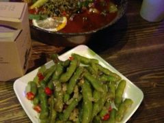 -胡桃里音乐餐厅(陶溪川店)(川湘赣菜·世界百大酒庄直供红酒·音乐表演)