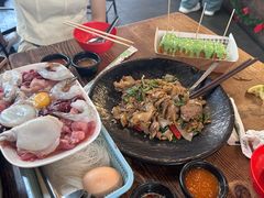 -Show Neua Thai Street Food