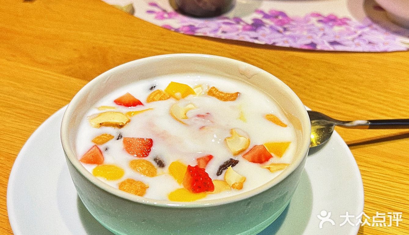 来和鲜花邂逅一场美丽的下午茶吧～  