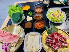 -臻牛烤肉