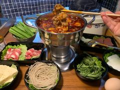 -独食火锅·半米屋台(直营总店)