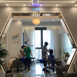 -V8潮牌·接发烫染连锁