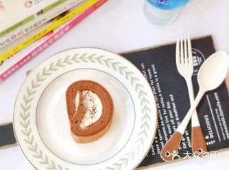 一款会呼吸的蛋糕，可可巧克力豆蛋糕卷