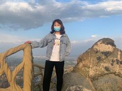 -鬼笑石后山停车场