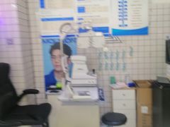 -沫芮眼镜·蔡司官方授权店(人民广场店)