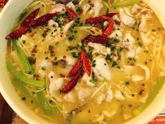 招牌酸菜鱼（必点）-爱啤精酿·民谣酒馆(滨江店)