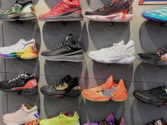 -阿迪达斯(澳门水坑尾街店)