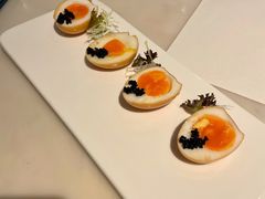 烟熏溏心鸡蛋黑鱼籽-港丽餐厅(高德置地店)