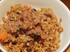 牛肝菌炒饭-老滇山寨•云南特色菜•地方菜•民族风情歌舞表演(金碧店)
