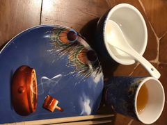 餐具摆设-雀舞云南菜(天津天河城购物中心店)