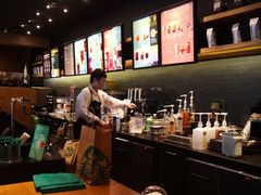 -星巴克(杭州湖滨银泰E区店)