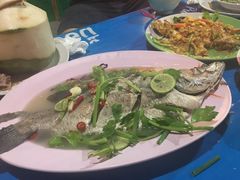 -Thiw Soen Seafood Restaurant