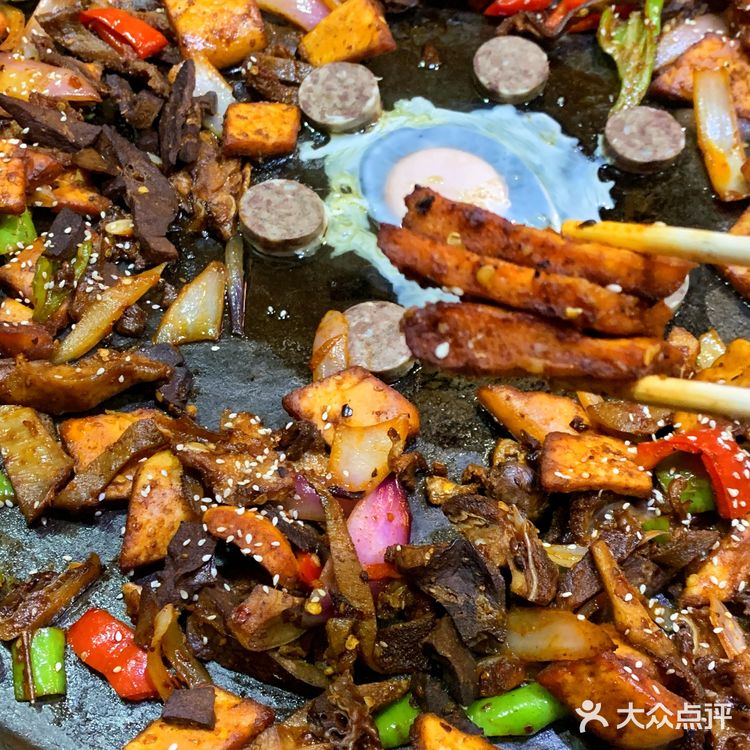 甘肃朋友力荐！！郑州超正宗西北羊肉串 一口到大漠！！ 