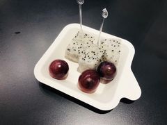 -杭州中沃沃尔沃4S店(滨江区店)