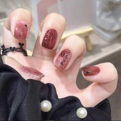 -悦指间美甲美睫