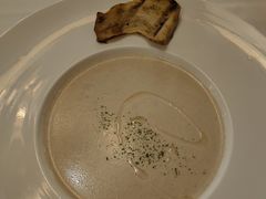 野生牛肝菌蘑菇汤佐黑松露油-马克西姆餐厅(崇文门店)