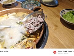 -洱火云南酸菜牛肉火锅(石景山当代商城店)