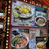 走进咏发顺德海鲜大排挡，满满的市井气息扑面而来