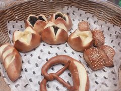 -沁屋面包店(人民东路店)
