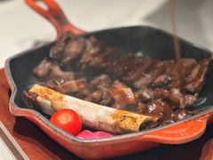 黑椒汁生烧安格斯牛肋骨-炳胜私厨(万象前海店)